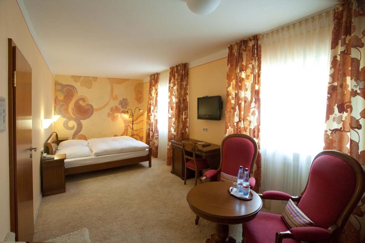 Hotel Karpfen Eberbach  Exteriör bild